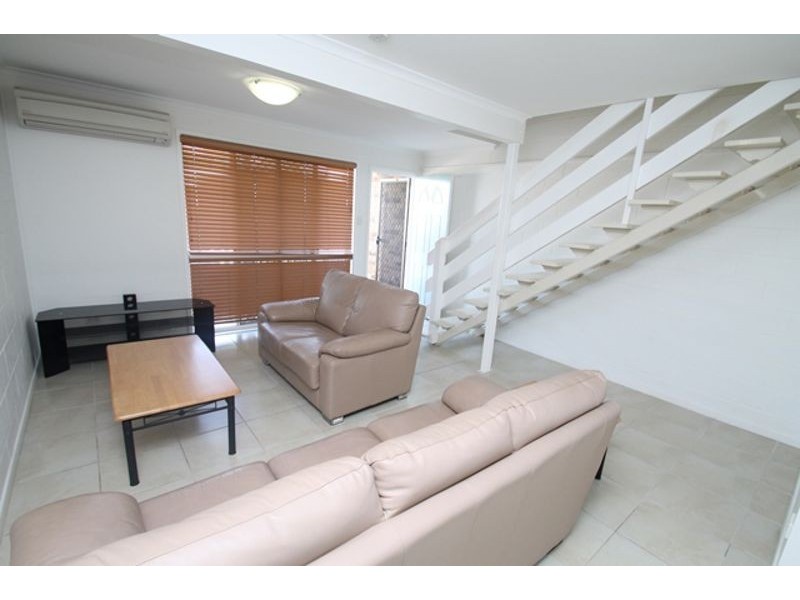 2/15 Ann Street, South Gladstone QLD 4680