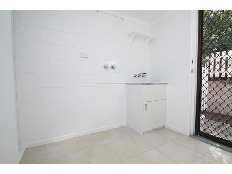 2/15 Ann Street, South Gladstone QLD 4680