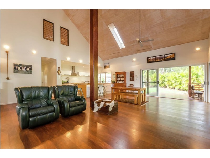 8 Longreach Court, Tannum Sands QLD 4680