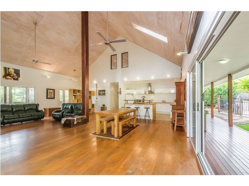 8 Longreach Court, Tannum Sands QLD 4680