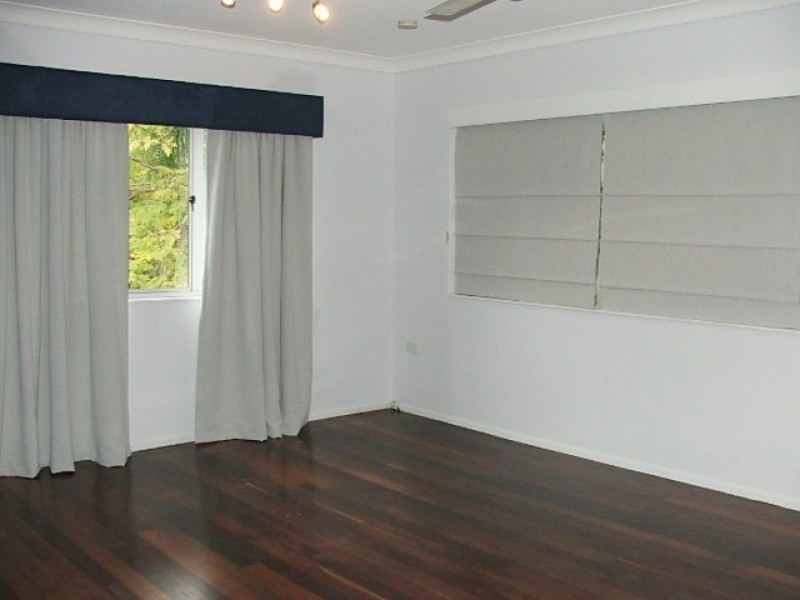 33 Philip Street, South Gladstone QLD 4680