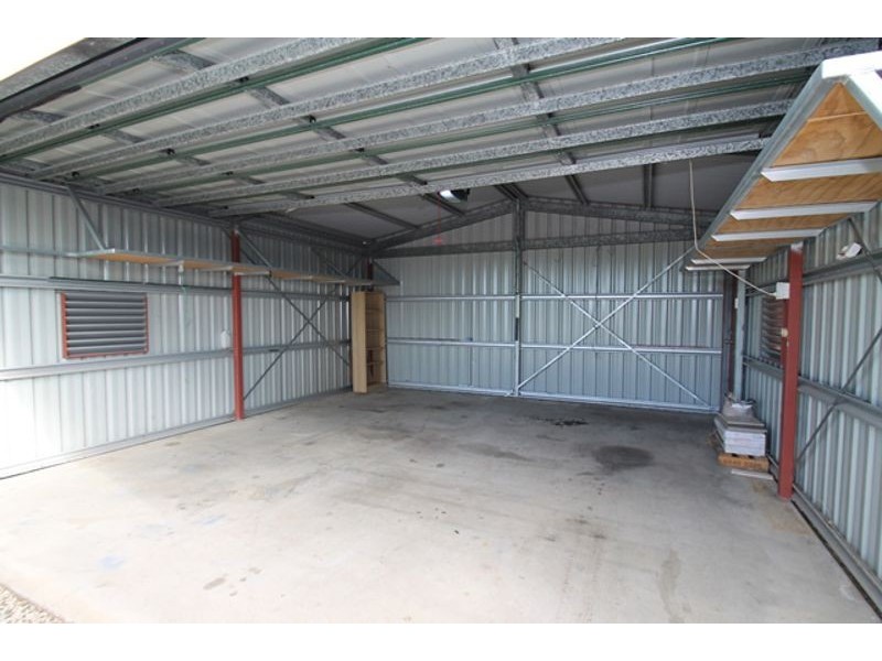 8 Kenneth Court, New Auckland QLD 4680