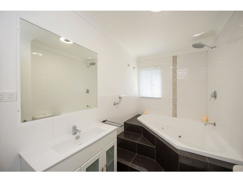 12 Satinay Street, New Auckland QLD 4680