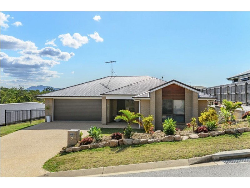 7 Cressbrook Street, Clinton QLD 4680