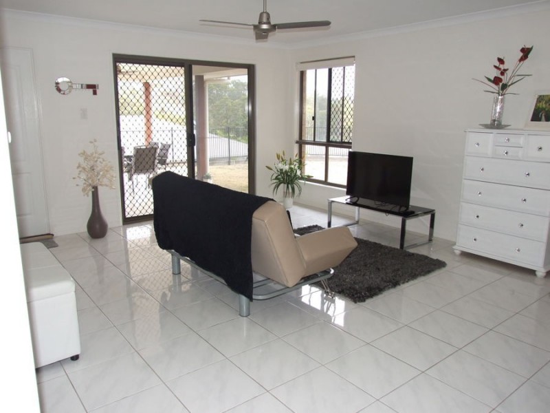 7 Cressbrook Street, Clinton QLD 4680