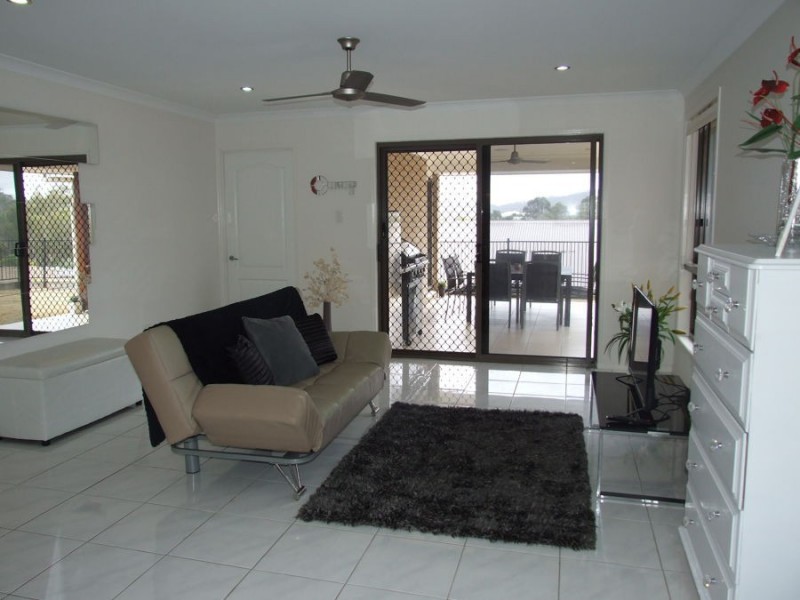 7 Cressbrook Street, Clinton QLD 4680