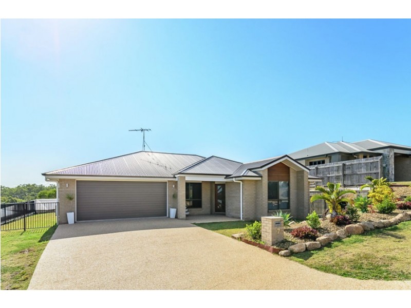 7 Cressbrook Street, Clinton QLD 4680