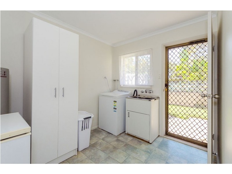 1 Illawong Ct, Glen Eden QLD 4680