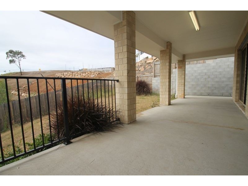 5 Deveney Drive, Kirkwood QLD 4680