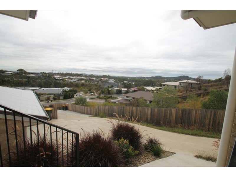 5 Deveney Drive, Kirkwood QLD 4680