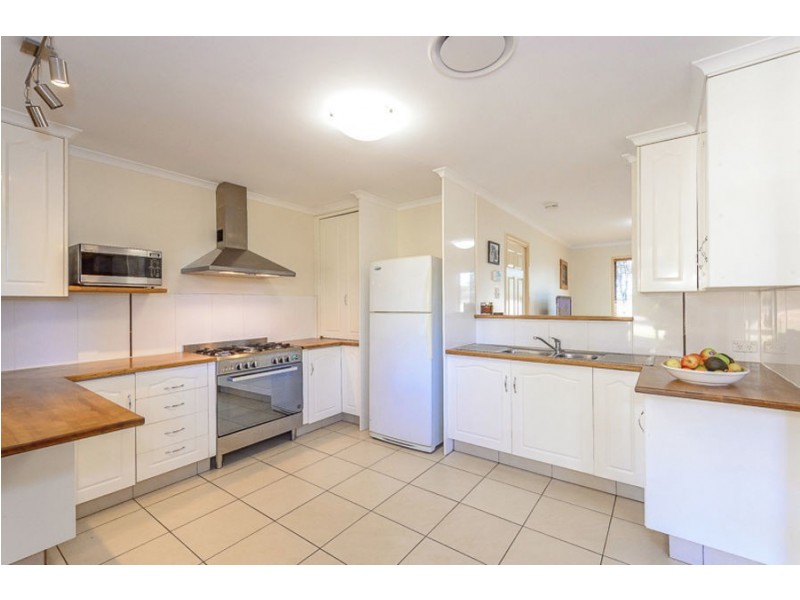 12 Ronald Crescent, Benaraby QLD 4680