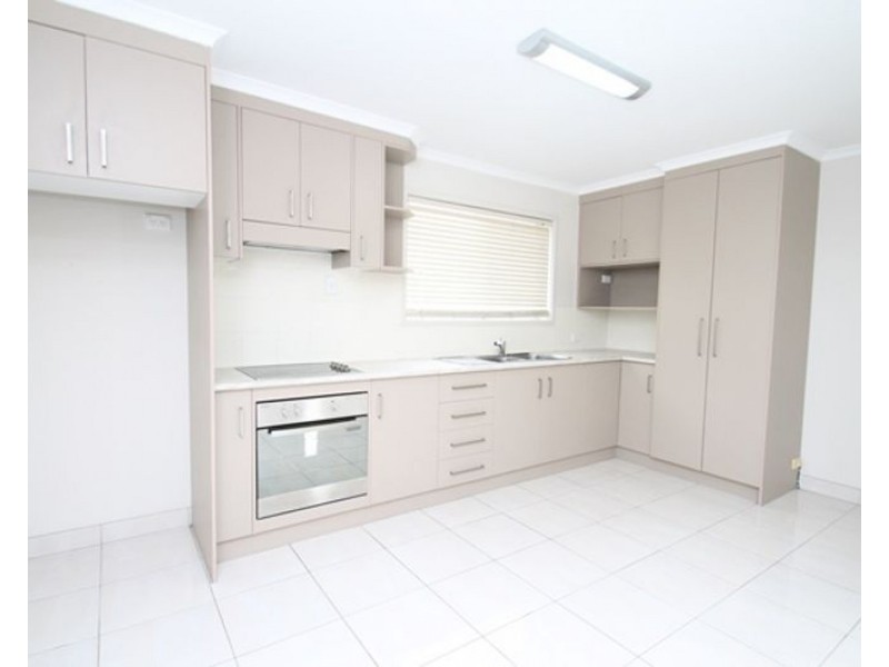 1/17 Mercedes Street, Clinton QLD 4680