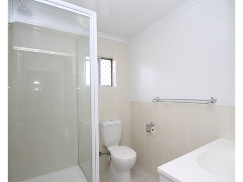 1/17 Mercedes Street, Clinton QLD 4680