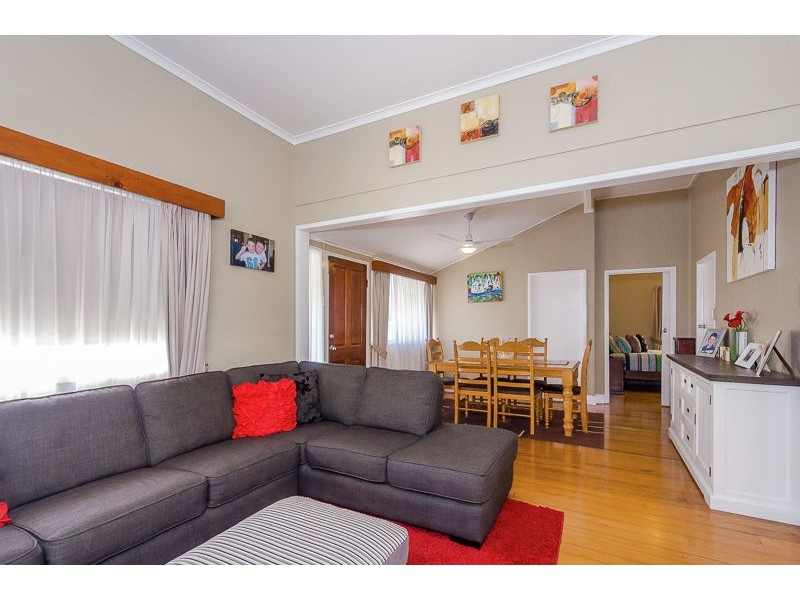 11 Buller Street, South Gladstone QLD 4680