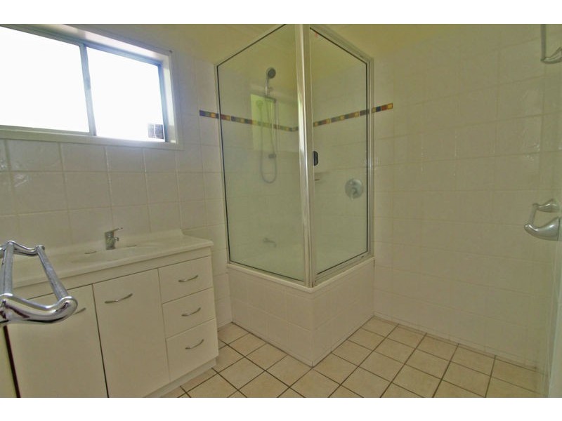 15 Anderson Street, Clinton QLD 4680