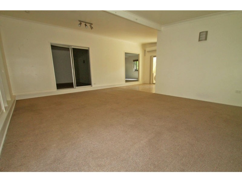 15 Anderson Street, Clinton QLD 4680