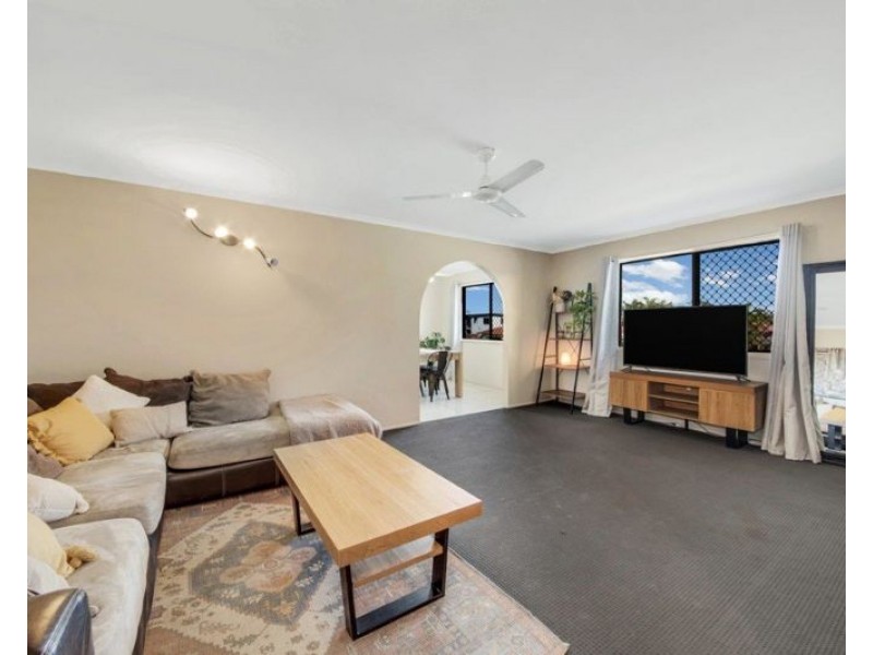 204 Sunvalley Road, Kin Kora QLD 4680