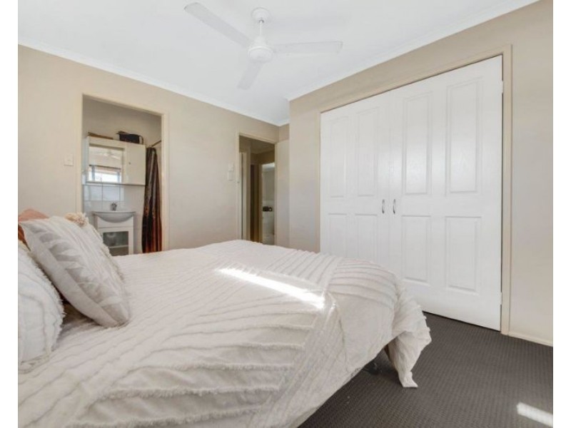 204 Sunvalley Road, Kin Kora QLD 4680