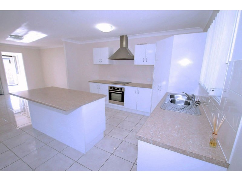 15 Ingra Close, Glen Eden QLD 4680