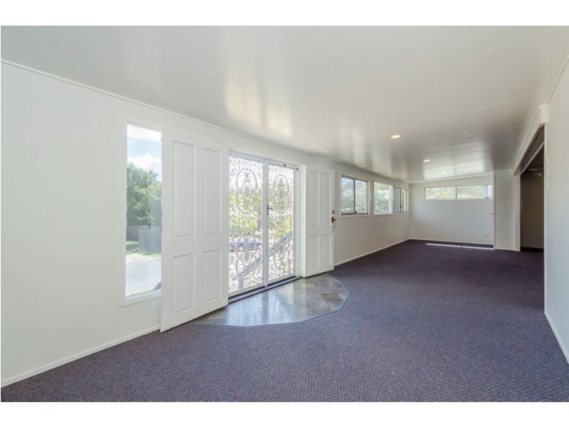 27 Dalton Street, Clinton QLD 4680