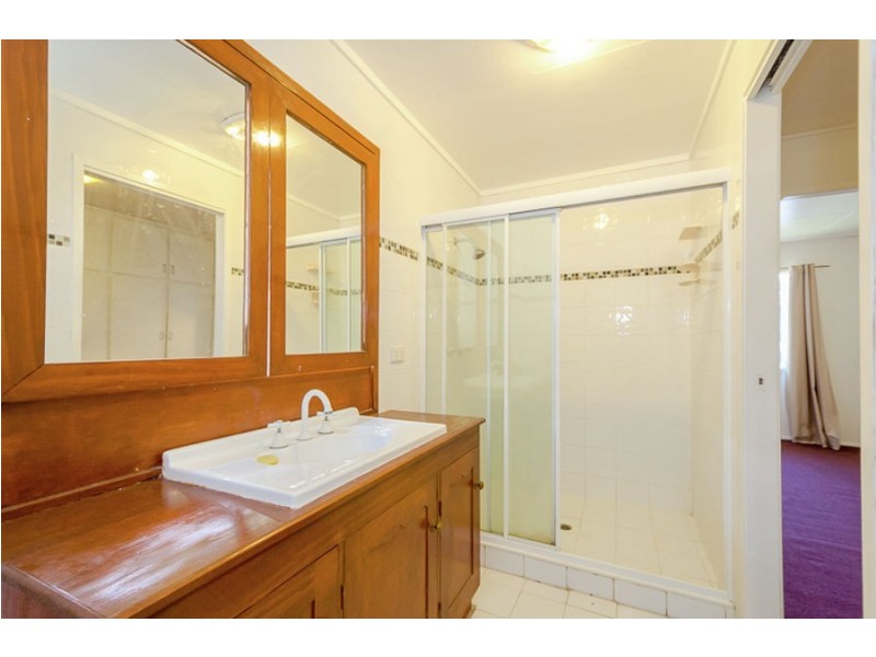 27 Dalton Street, Clinton QLD 4680