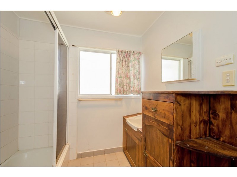 27 Dalton Street, Clinton QLD 4680