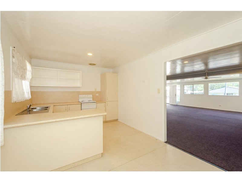 27 Dalton Street, Clinton QLD 4680