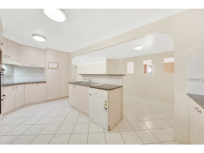 6 Selwyn Close, Telina QLD 4680