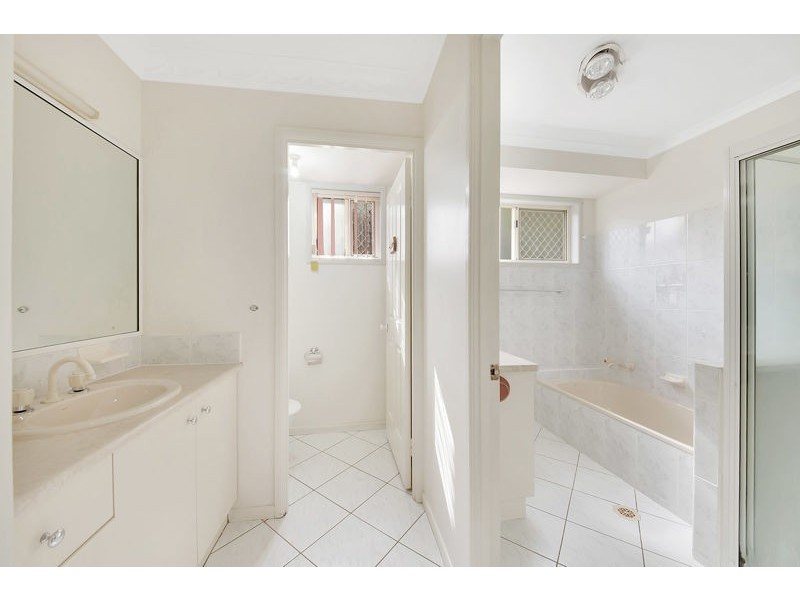 6 Selwyn Close, Telina QLD 4680