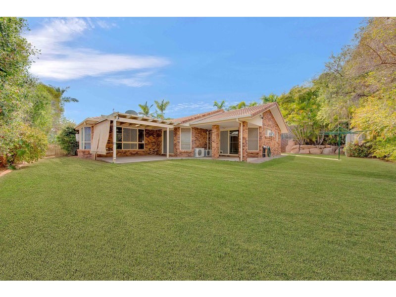 6 Selwyn Close, Telina QLD 4680