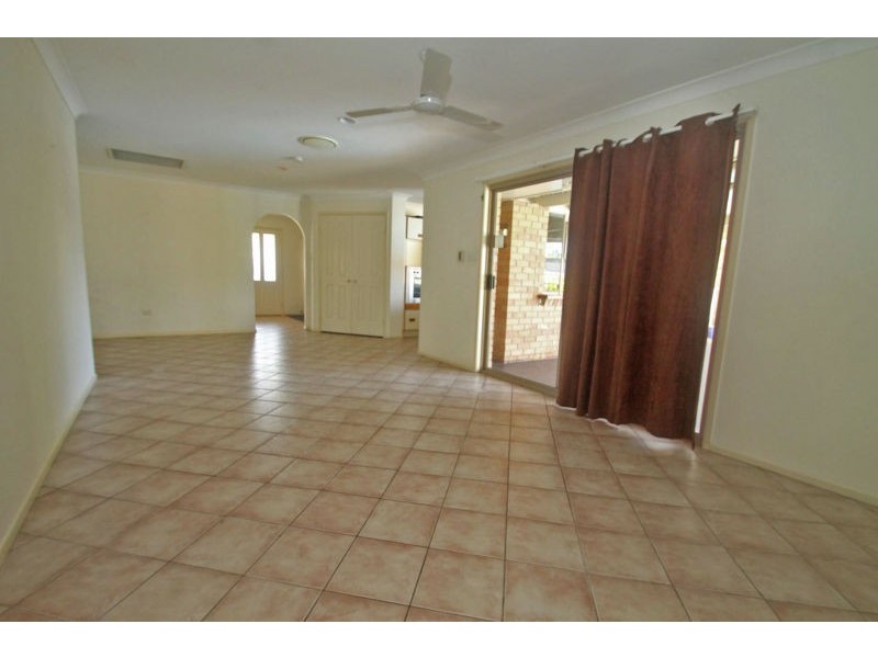 5 Palm Court, Clinton QLD 4680