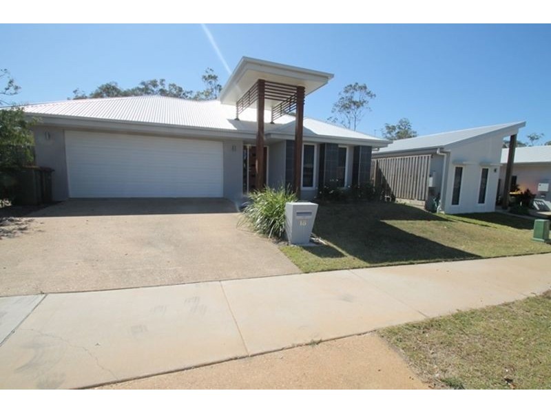 18 Valhalla Street, Clinton QLD 4680