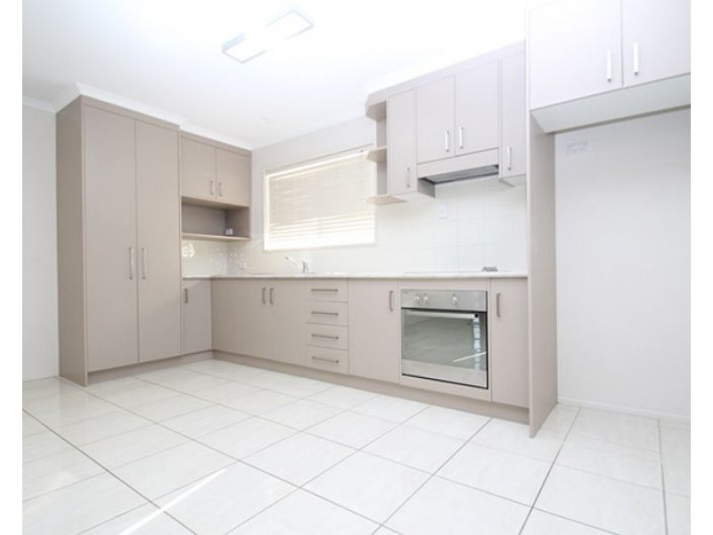 2/17 Mercedes Street, Clinton QLD 4680
