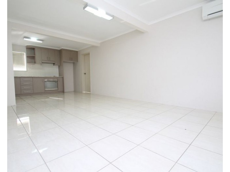 2/17 Mercedes Street, Clinton QLD 4680
