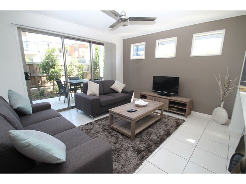 2/5 Glenlyon Street, Gladstone QLD 4680