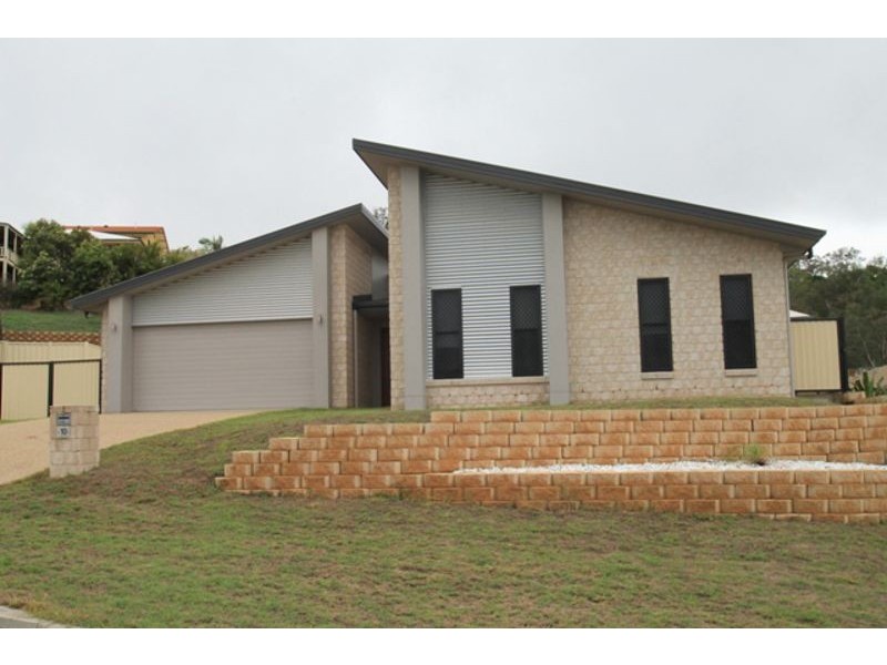 10 Phoenix Place, Telina QLD 4680