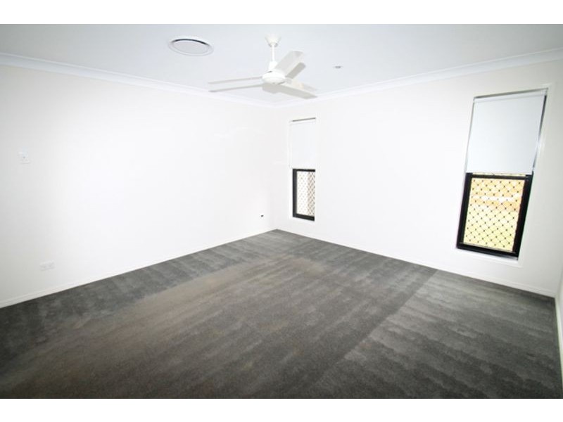 10 Phoenix Place, Telina QLD 4680