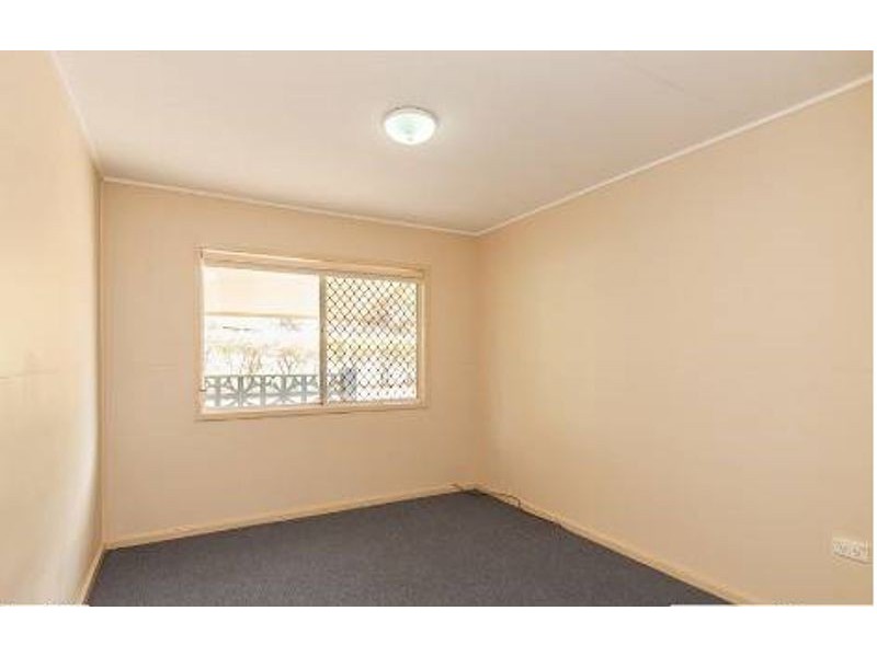 3 Peters Crescent, West Gladstone QLD 4680