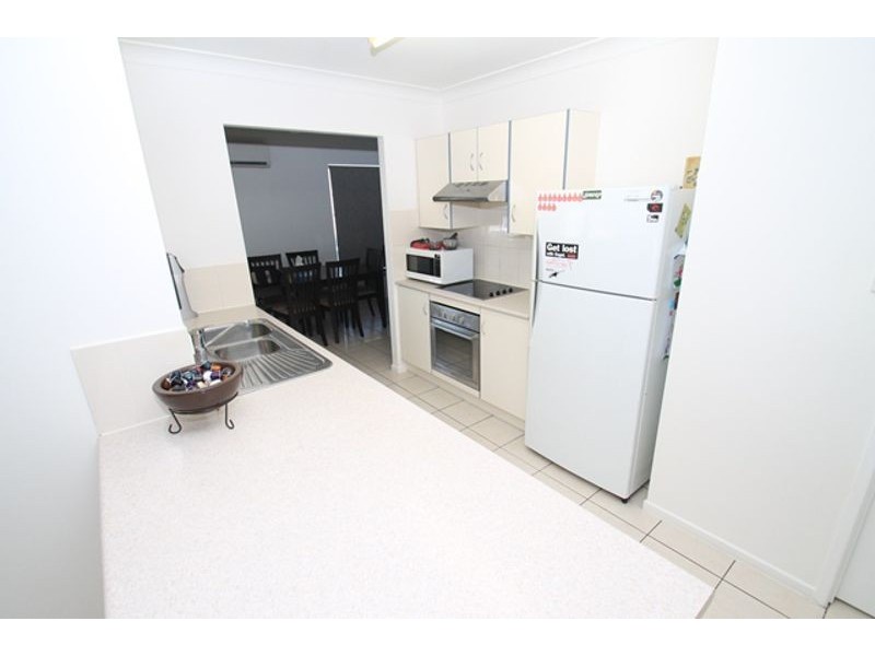 49 Skyline Drive, New Auckland QLD 4680