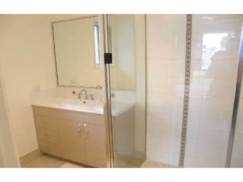 14 Larcom Rise, West Gladstone QLD 4680