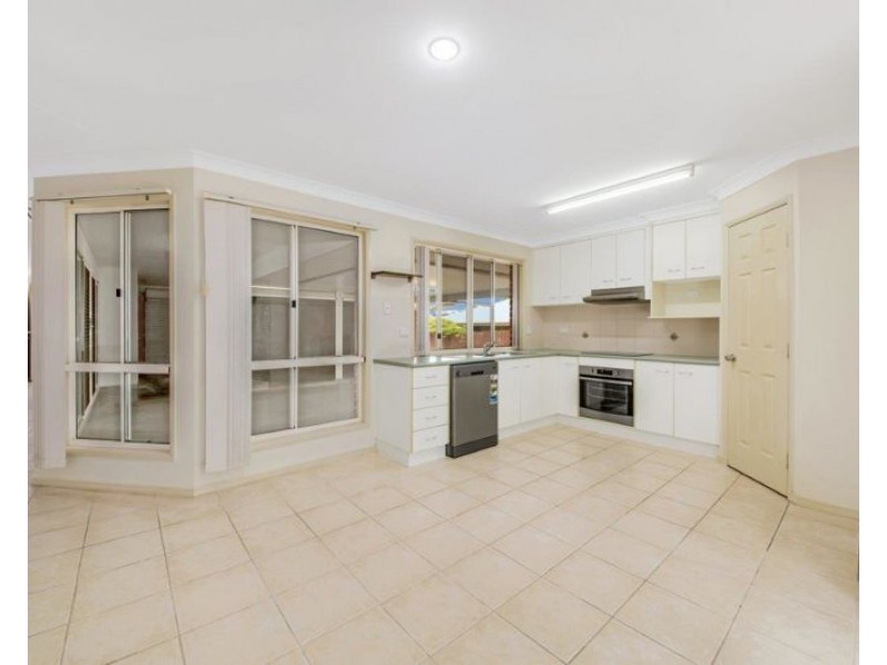 3 Benjamin Court, Glen Eden QLD 4680