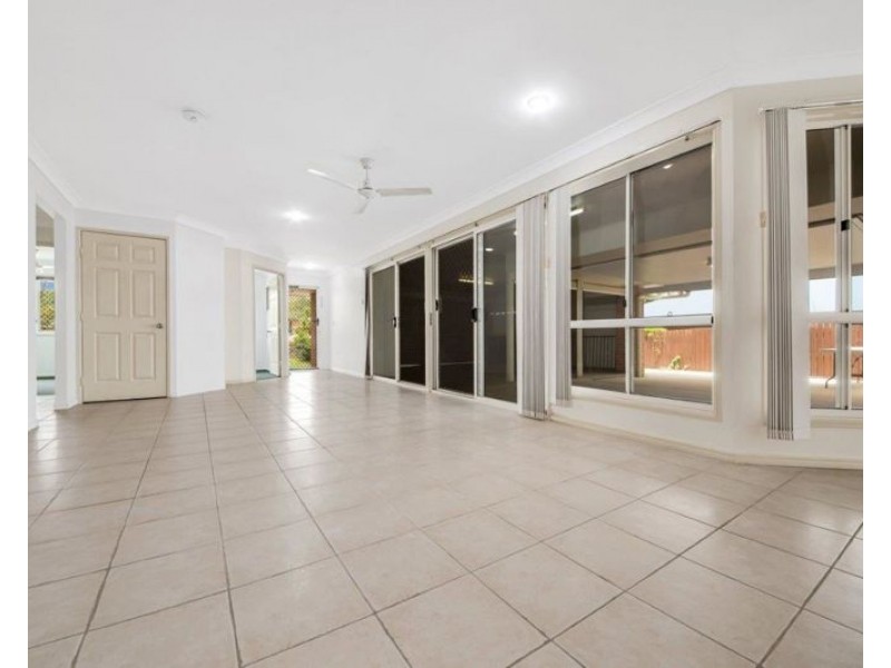 3 Benjamin Court, Glen Eden QLD 4680