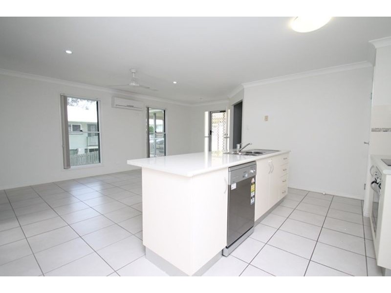 36 Tuna Street, Toolooa QLD 4680