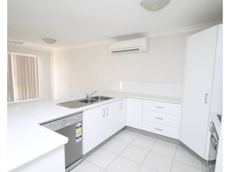2/1 French Street, South Gladstone QLD 4680