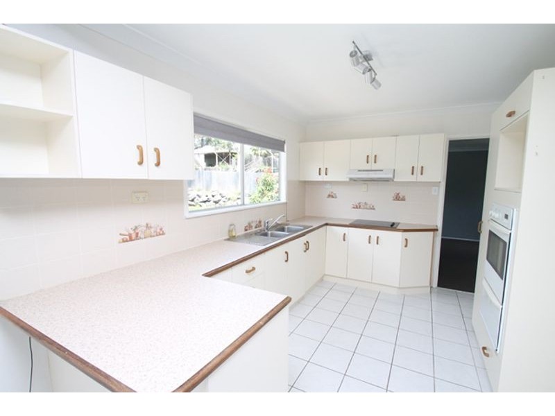 17 Penda Avenue, New Auckland QLD 4680