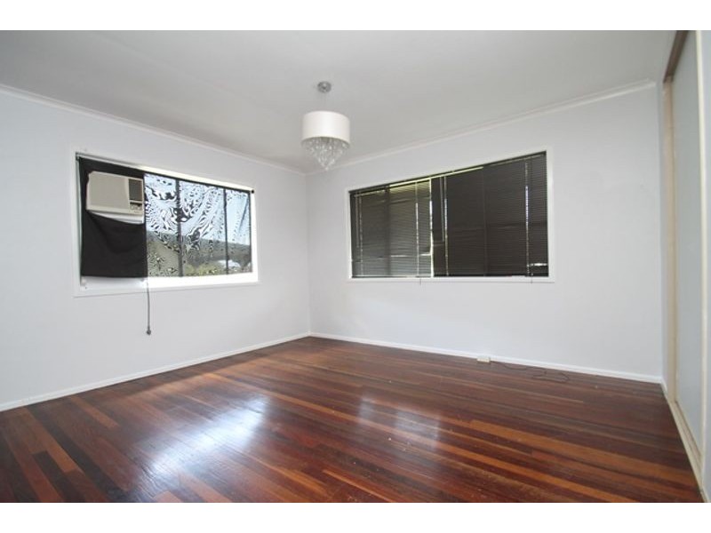 17 Penda Avenue, New Auckland QLD 4680