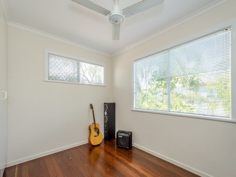 4 Lotus Street, Sun Valley QLD 4680