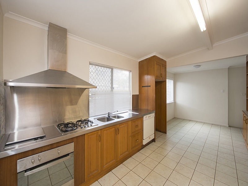 4 Lotus Street, Sun Valley QLD 4680