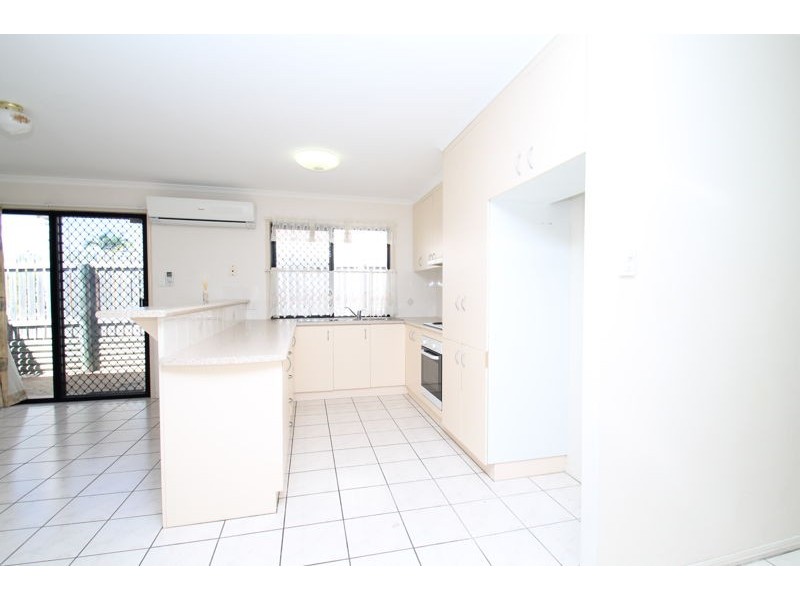 1/12 Calman Street, Clinton QLD 4680