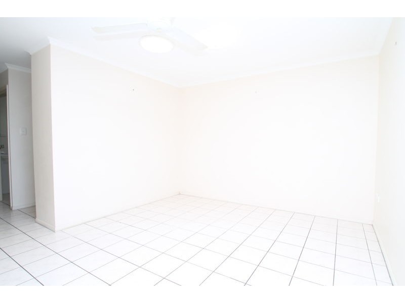 1/12 Calman Street, Clinton QLD 4680